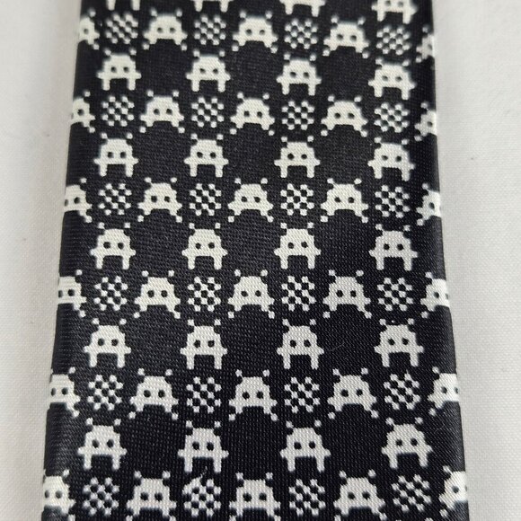 Black Tie Geek Men's Tie Black White Space Invaders Repeating Pattern Novelty - Picture 3 of 7